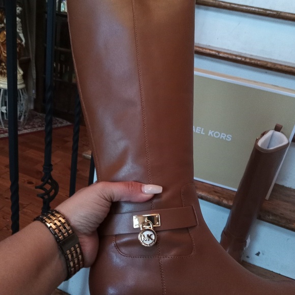 New in box BooTs MK - Picture 5 of 5